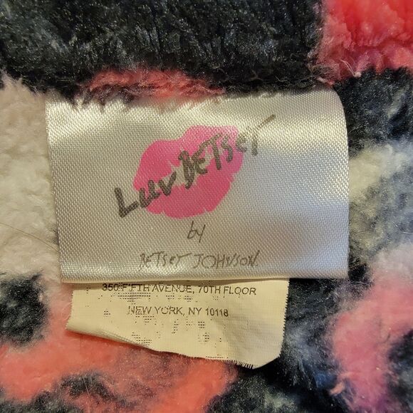 Love Betsey By Betsey Johnson Fleece Throw Black w/ Skulls 5'3" X 4'1" - Picture 5 of 6